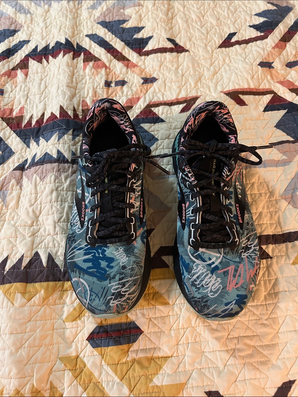 Brooks Teal and Black Graphic Lace-Up Running Shoes with Pink Accents